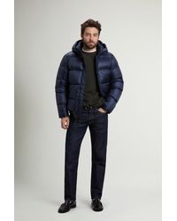 Woolrich - Gewatteerd Donsjack Van Gerecyclede Pertex Quantum-Stof Met Capuchon Blauw Grootte - Lyst