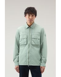 Woolrich - Shirt Jacket In Crinkle Nylon Green - Lyst