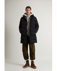 Woolrich - Lang Donsjack Van Elastisch Nylon Met Matte Afwerking Zwart Grootte - Lyst