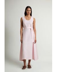 Woolrich - Mouwloze Jurk Van Linnenmix Met Riem Roze Grootte - Lyst