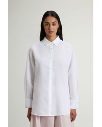 Woolrich - Boyfriend-Overhemd Van Katoen- En Linnenmix Wit Grootte - Lyst