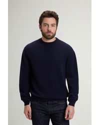 Woolrich - Trui Met Ronde Hals Van Zuivere Scheerwol Blauw Grootte - Lyst