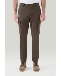Woolrich - Garment-dyed Cargo Pants In Stretch Cotton Twill - Lyst
