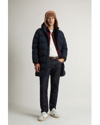 Woolrich - Lang Donsjack Van Elastisch Nylon Met Matte Afwerking Blauw Grootte - Lyst