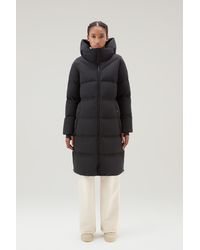 Woolrich - Long Down Parka In Stretch Nylon With Detachable Hood - Lyst