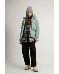 Woolrich - Cloud-Donsjack Van Elastisch Nylon Met Matte Afwerking Groen Grootte - Lyst