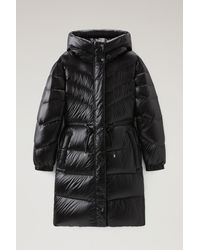 Woolrich - Aliquippa Long Down Jacket In Glossy Nylon With A Drawstring Waist - Lyst