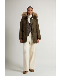 Woolrich - Damen Arctic Parka Aus Ramar Cloth Mit Abnehmbarem Pelzbesatz Grün Größe - Lyst