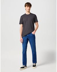 Wrangler - Greensboro Medium Stretch Straight Jean Size 29 X32 - Lyst