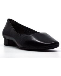 ariat square toe work boots