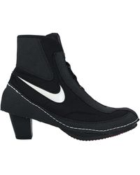 female nike boots