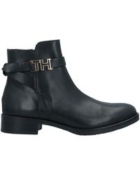 tommy hilfiger chelsea boots womens