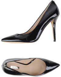 pumps guess sale