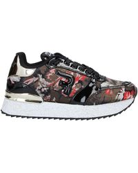 replay takkies