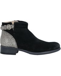 manas ankle boots
