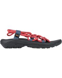 teva with toe strap