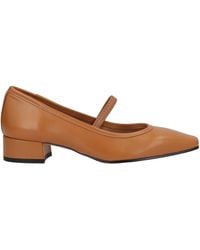 About Arianne Court Shoes - Brown