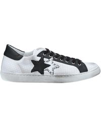 two stars sneakers