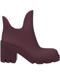 Burberry - Water-Resistant Pebbled Rubber Boots, Brand Size 37 (Us - Lyst