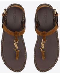Saint Laurent - Cassandre sandalen aus veloursleder bernstein - Lyst