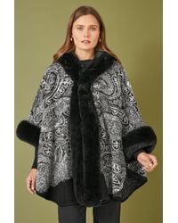 Yumi' - Faux Fur Trim Paisley Print Cape - Lyst