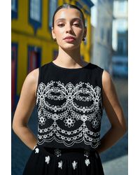 Yumi' - Embroidered Crop Top - Lyst
