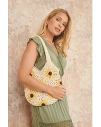 Yumi' - Handmade Crochet Flower Shoulder Bag - Lyst