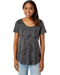 Vince Camuto T-shirts for Women - Up to 70% off | Lyst