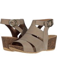 clarks tealia sera pump