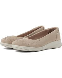 Bzees - Golden Bright Slip-on Loafers - Lyst