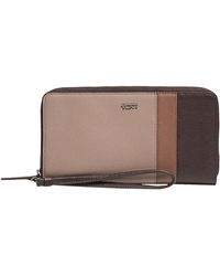 tumi wristlets