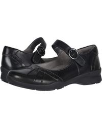 earth loafers
