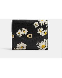 COACH - Wyn Small Wallet With Floral Print - Lyst