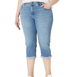 Plus Size Flex Motion 5 Pocket Capri Jean di Lee Jeans in Blu