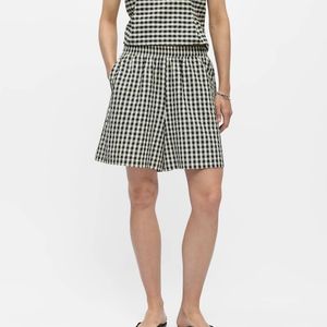 Object Schwarz Shorts