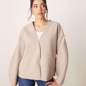 Vila Natural Clean Cropped Lightweight Jacket