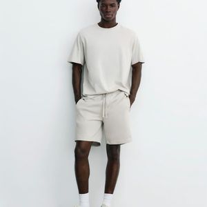 Pull&Bear White Pack Of Basic Bermuda Shorts And T-shirt for men
