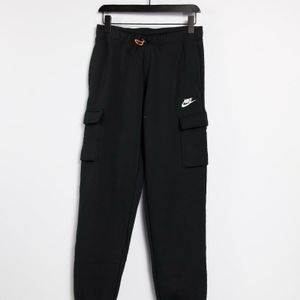 Pantaloni cargo ampi di Nike in Nero
