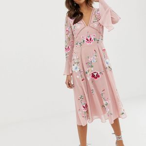 ASOS Geborduurde Midi-jurk Met Kanten Afwerking in het Roze