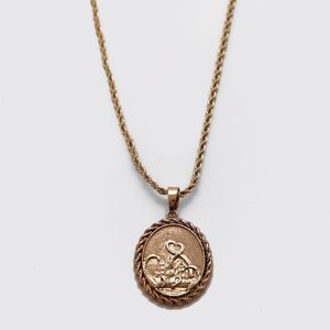 Boohoo Halskette mit geprägter Münze in Mettallic für Herren
