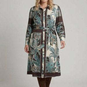 Izabel London Black Curve Long Sleeve Printed Maxi Dress
