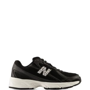 New Balance Black Baskets 740