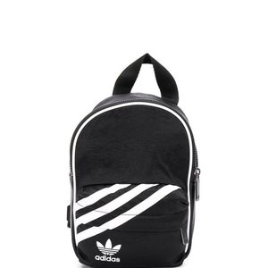 Adidas ロゴ バックパック ブラック