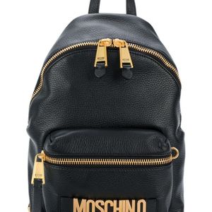 Moschino ロゴプレート バックパック ブラック