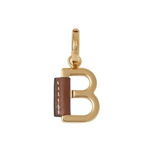 Breloque B à détail en cuir Burberry en coloris Métallisé