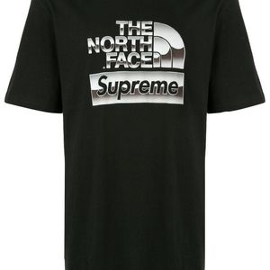 メンズ Supreme メタリック ロゴ Tシャツ ブラック