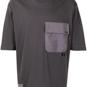 Izzue T-Shirt mit Brusttasche in Grau für Herren