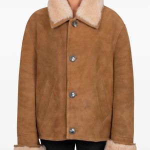 AMI Braun Jacke aus Shearling mit Knöpfen