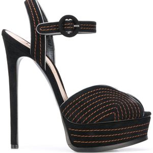 Sandales à coutures contrastantes Casadei en coloris Noir