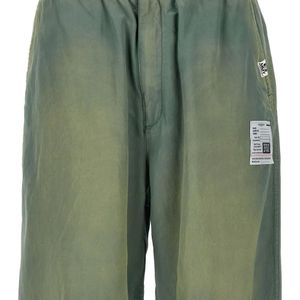 Maison Mihara Yasuhiro Aged Satijnen Bermuda Shorts in het Groen voor heren